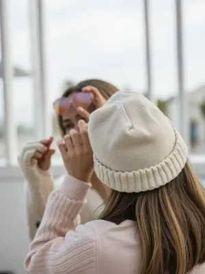 Lively Luminous Cap